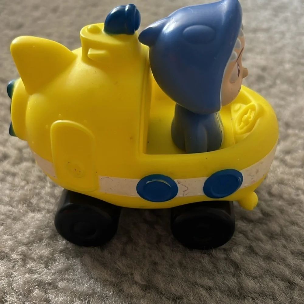 CoComelon YoYo Ladybug and JJ Mini Vehicle - Features Built-inToy Car